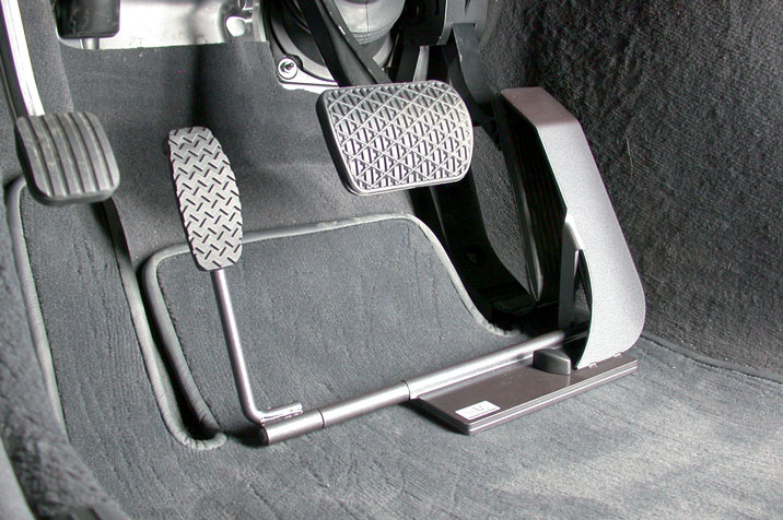 Aménagement d'un accélérateur pied gauche sur Audi Q5 - Sojadis